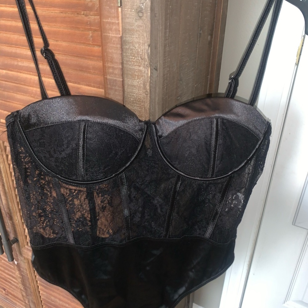 Two bodysuits - Picture 5 of 7
